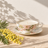Bougie en tasse – Fleur de mimosa & nectarine