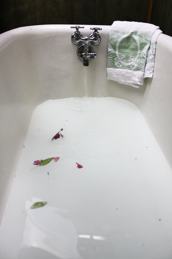eucalyptus & lime milk bath
