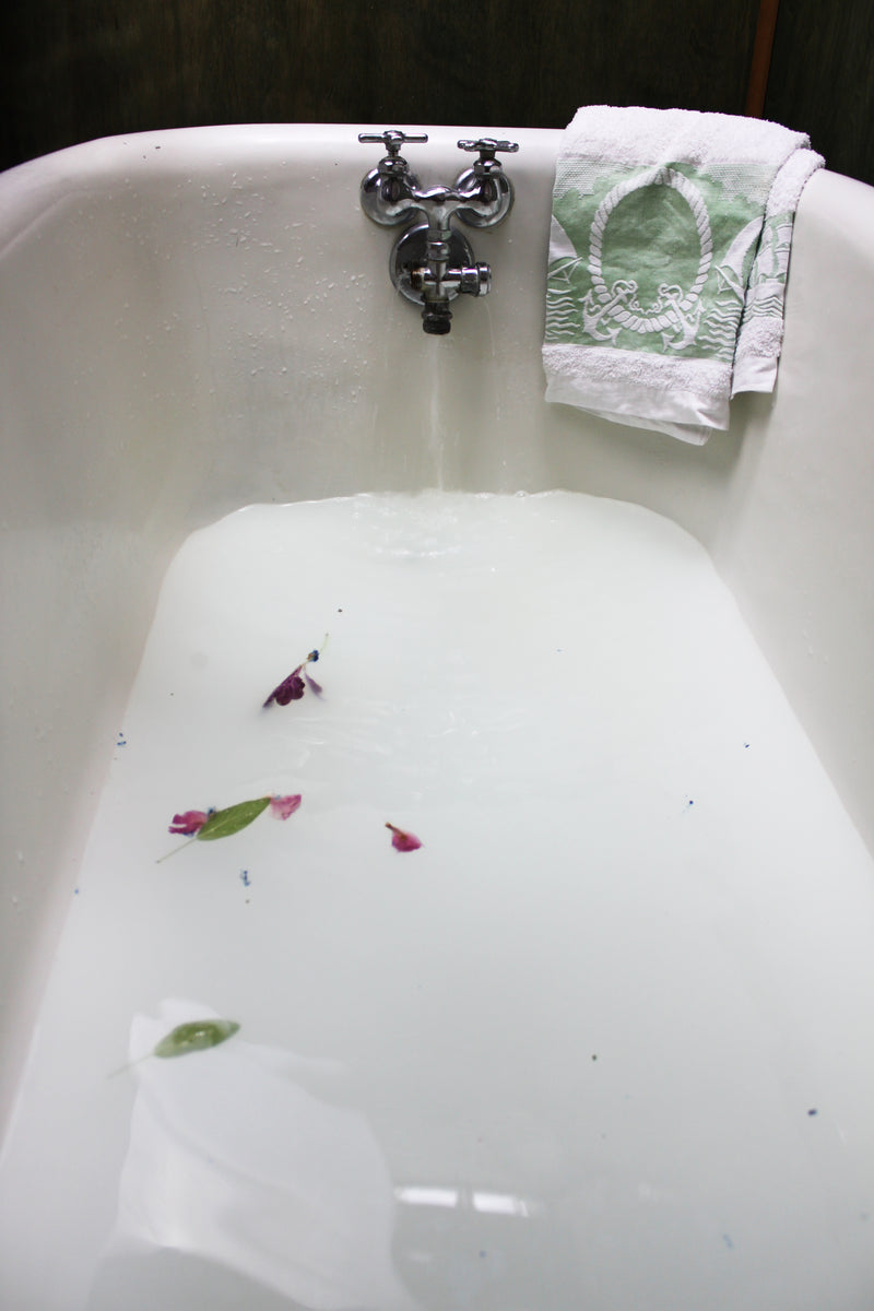 eucalyptus & lime milk bath