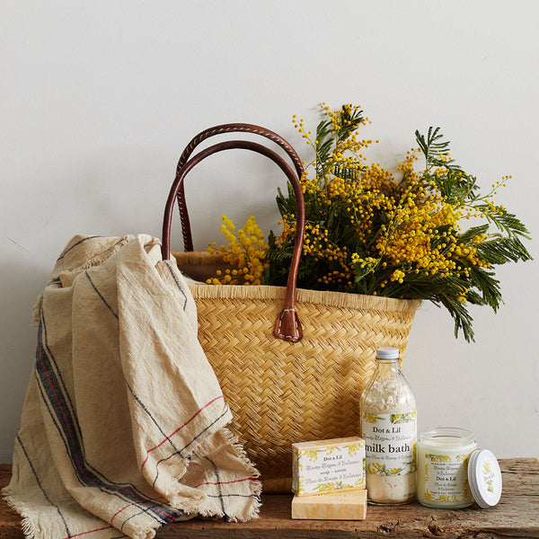 mimosa blossom & nectarine candle