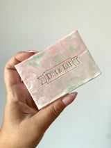 Savon à la fleur moins-que-parfait »